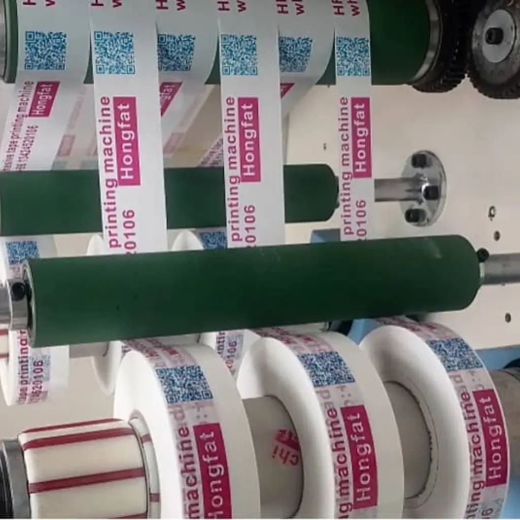 Băng dính in chữ - Công nghệ sáng tạo cho thương hiệu và quảng cáo độc đáo