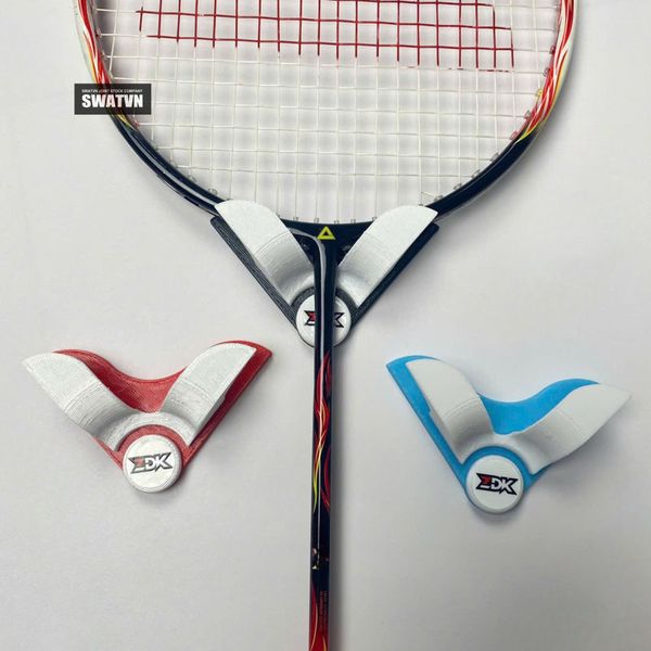 móc treo vợt dán tường