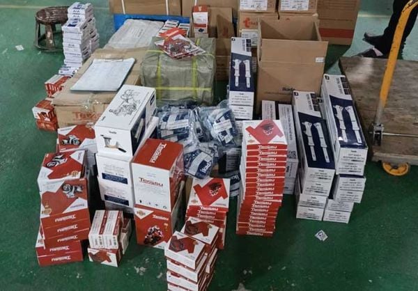 cac-loai-phu-tung-xe-may-ban-chay-nhat