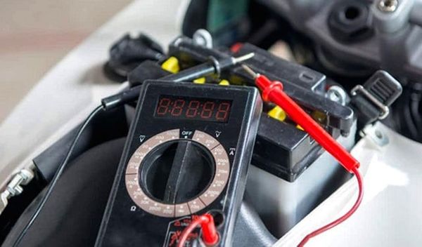 thay-binh-ac-quy-xe-sh-mode-nam-o-dau