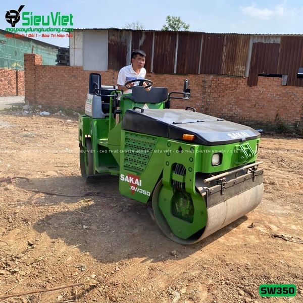 xe lu rung Sakai SW350