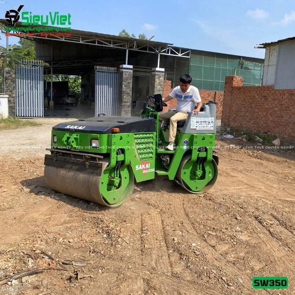 xe lu rung Sakai SW350