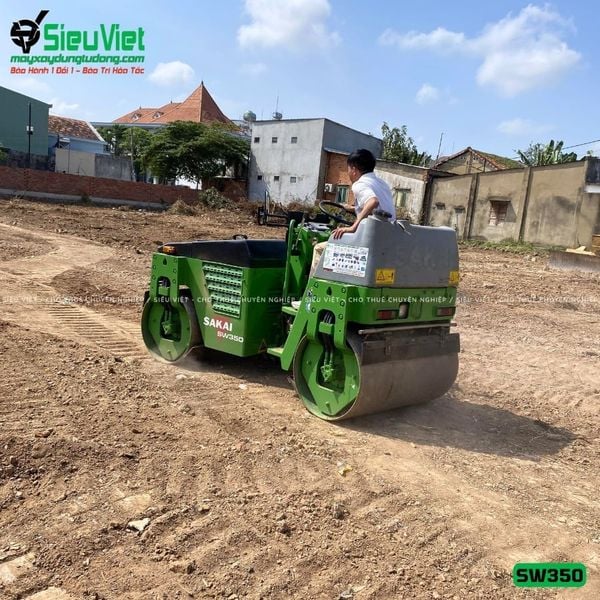 xe lu rung Sakai SW350