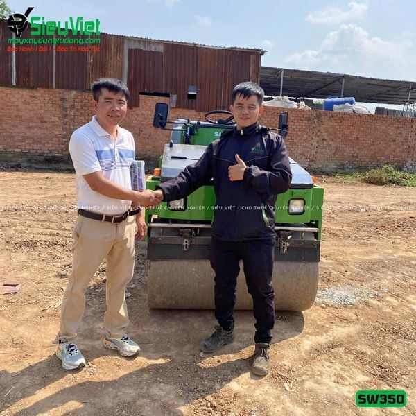 xe lu rung Sakai SW350