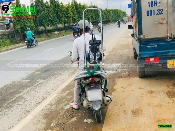 Máy đầm bàn 48kg Hitachi tpd40rf