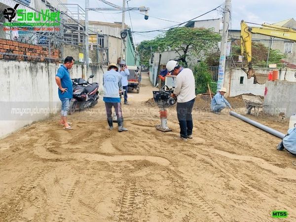 Giao thuê máy đầm cóc tận công trình