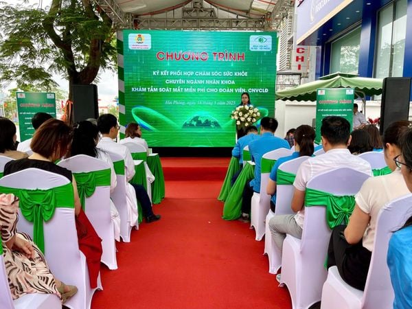 Hơn 600 đoàn viên, người lao động thành phố được khám sàng lọc mắt miễn phí