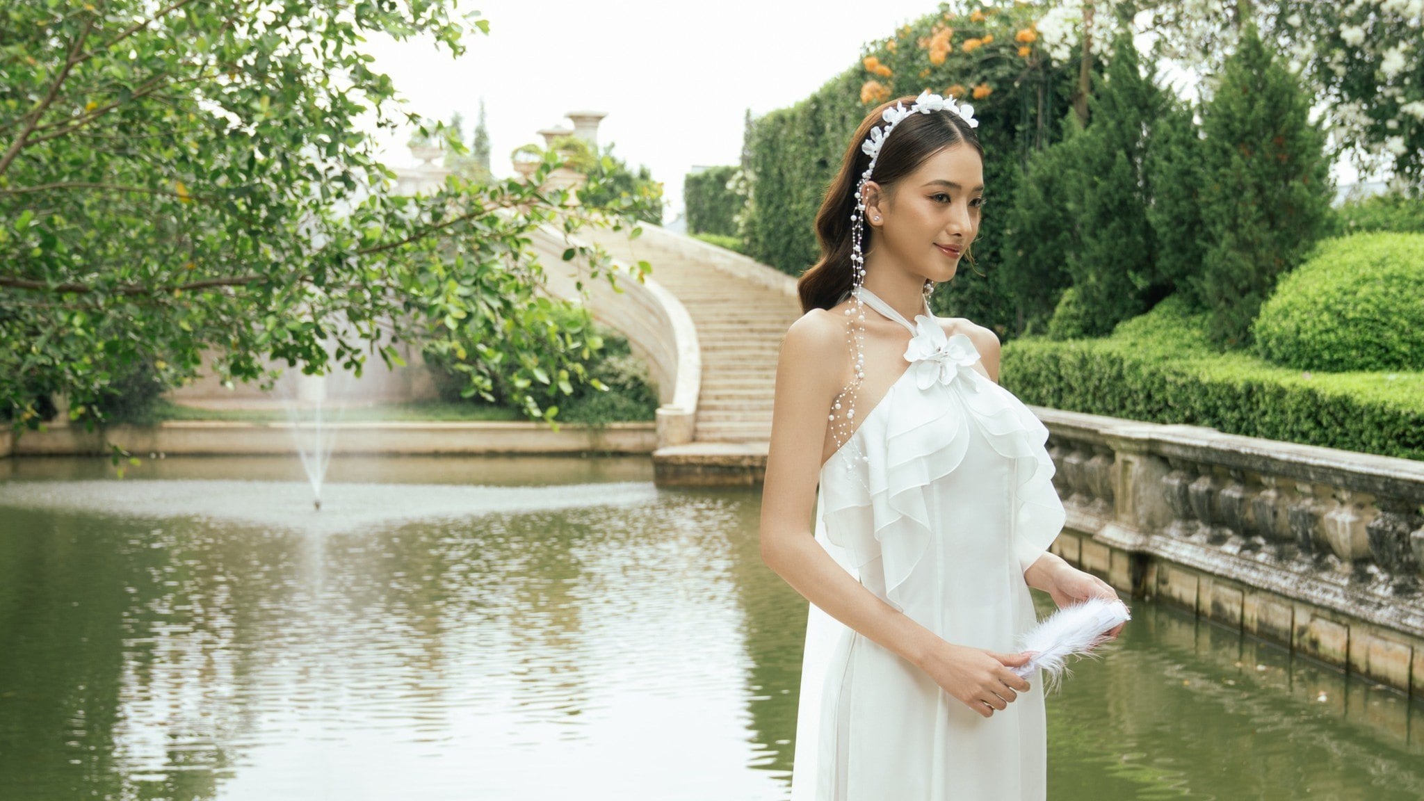 Áo dài cổ yếm