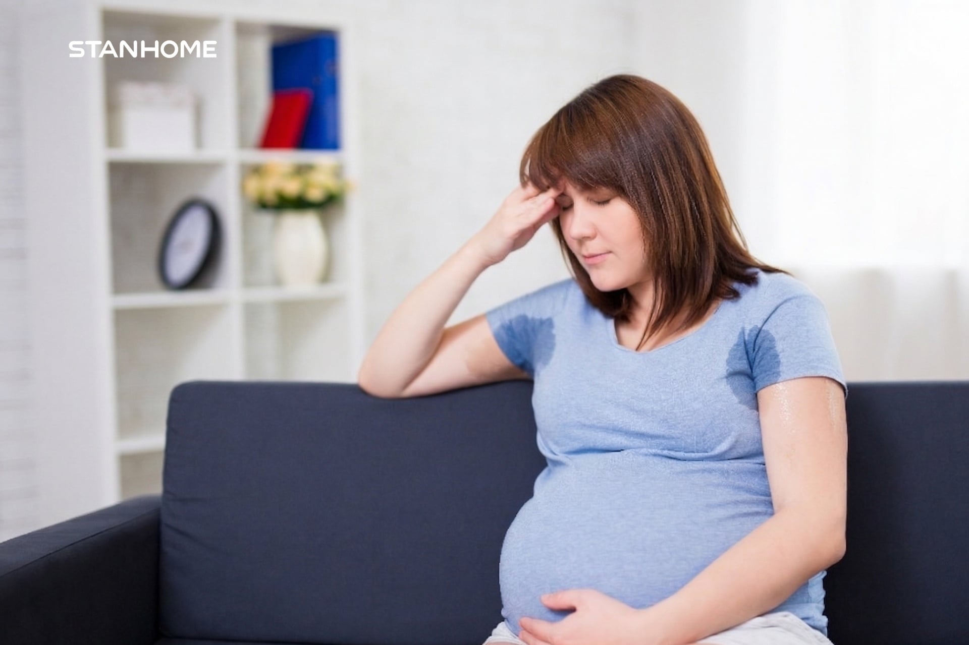 bà bầu bị mồ hôi nhiều và mùi hôi nách trong thai kỳ