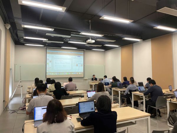 ỨNG DỤNG AI TRONG QUẢN TRỊ HIỆU SUẤT CÔNG VIỆC - CHUYÊN GIA VCI