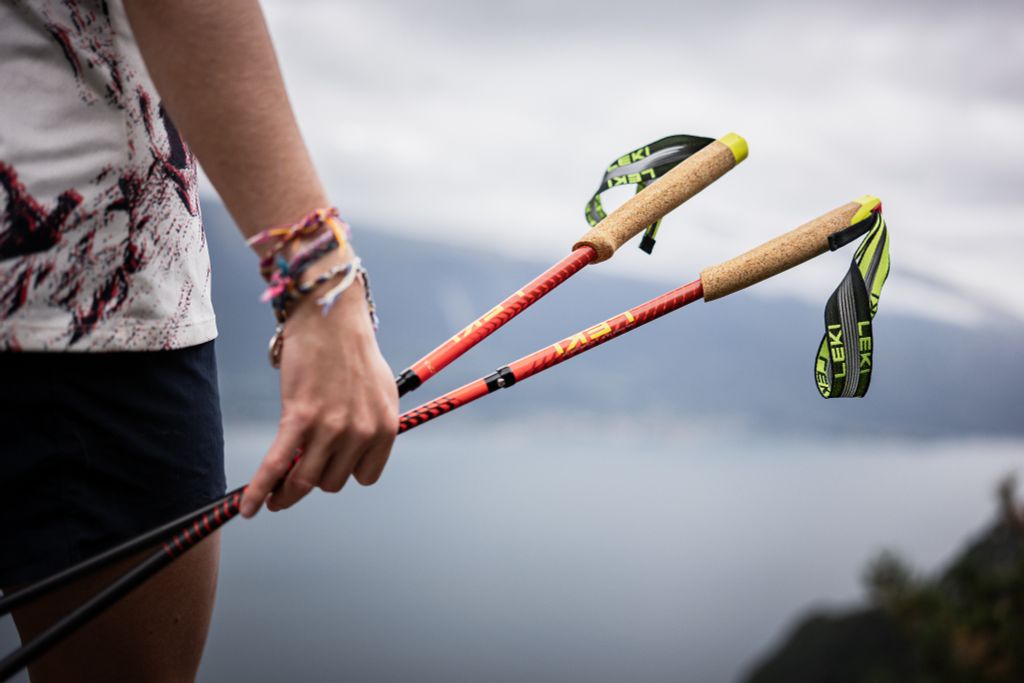 Cách sử dụng gậy trong chạy trail