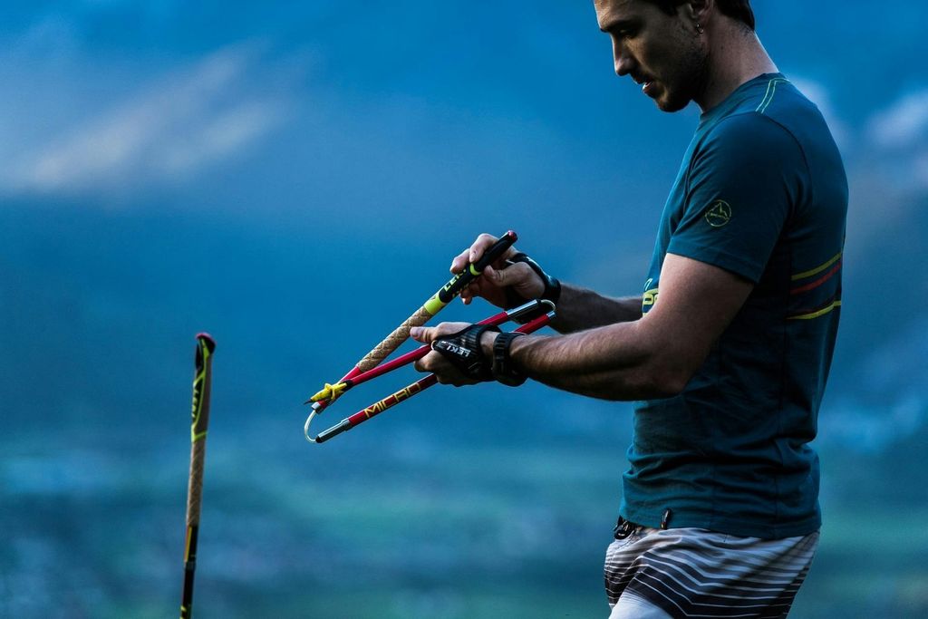 Cách sử dụng gậy trong chạy trail