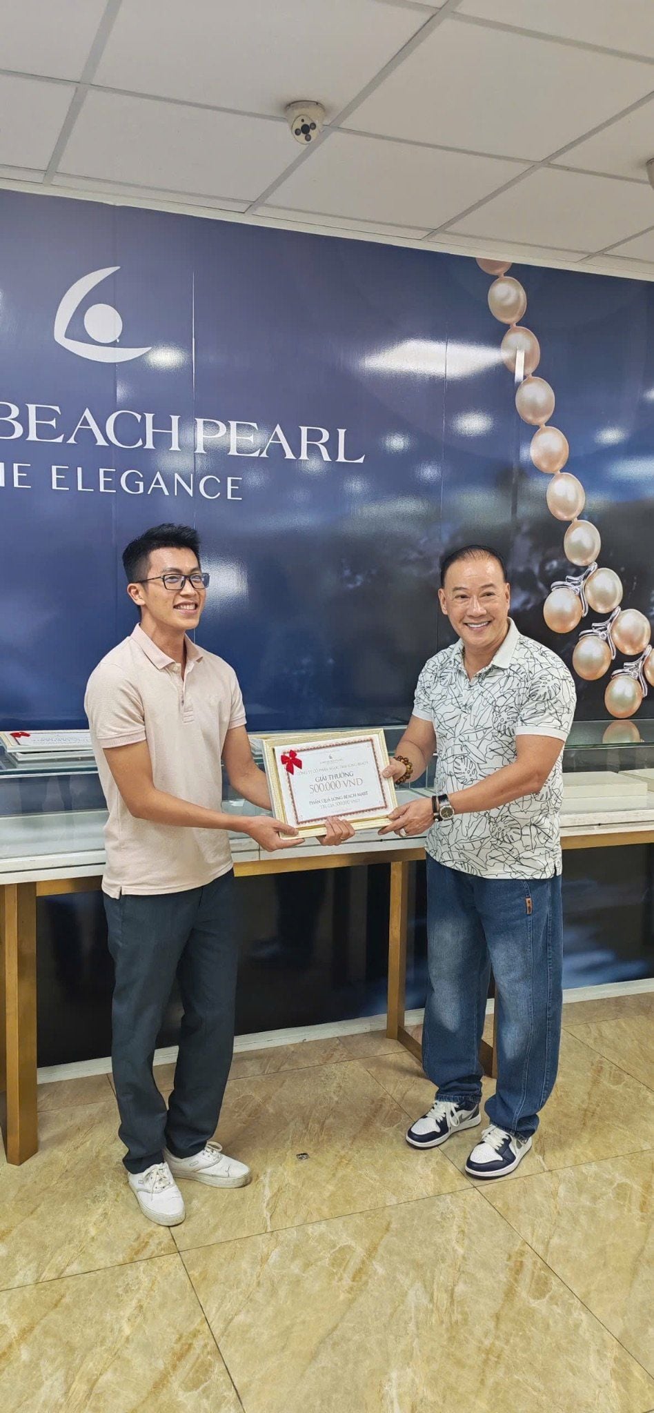 Vinh danh những cá nhân và phòng ban xuất sắc tháng 10