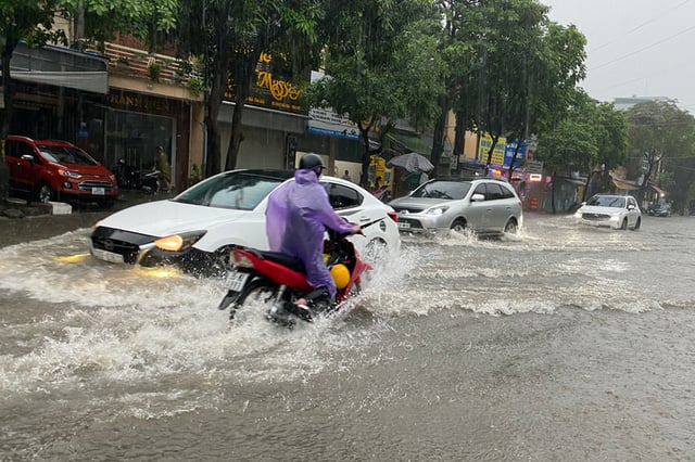 Siêu bão Ragasa gây lụt lội nghiêm trọng tại Chu Hải, Trung Quốc