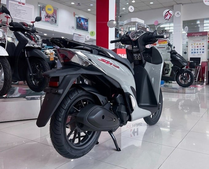 Giá xe tay ga Honda SH Mode tháng 9/2025 vẫn ổn định nhưng gia tăng tại đại lý