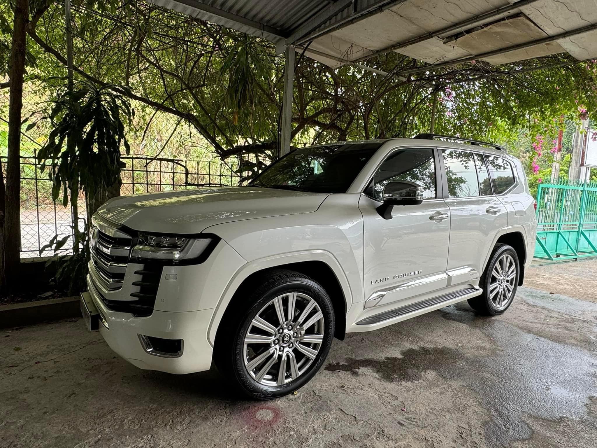 Giá Trị Bền Vững Của Toyota Land Cruiser Prado Trên Thị Trường Ô Tô Việt Nam