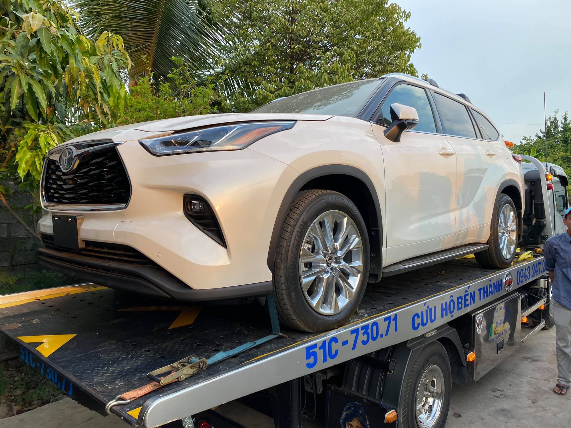 Toyota Highlander: Xu Hướng Mới Trong Thị Trường Xe Nhập Khẩu Tại Việt Nam