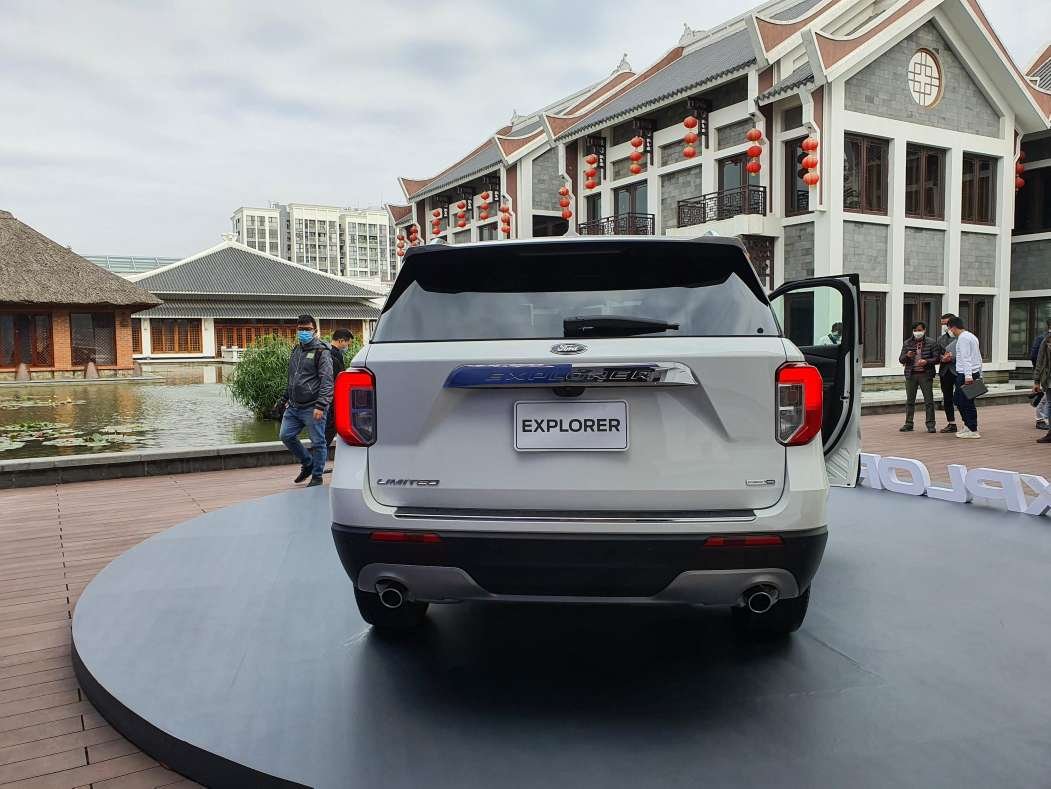 Sự Sụt Giảm Giá Của Ford Explorer Tại Việt Nam: Có Nên Mua Xe 9 Năm Tuổi?