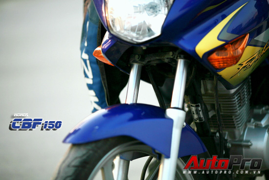Honda Triệu Hồi Gần 4.000 Xe Máy Do Vấn Đề Đèn Pha