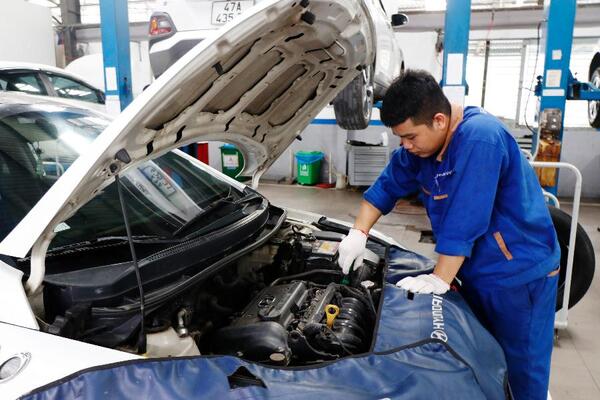 Cảnh Báo Nguy Cơ Hư Hỏng Ô Tô Số Tự Động Trong Mùa Mưa Lũ