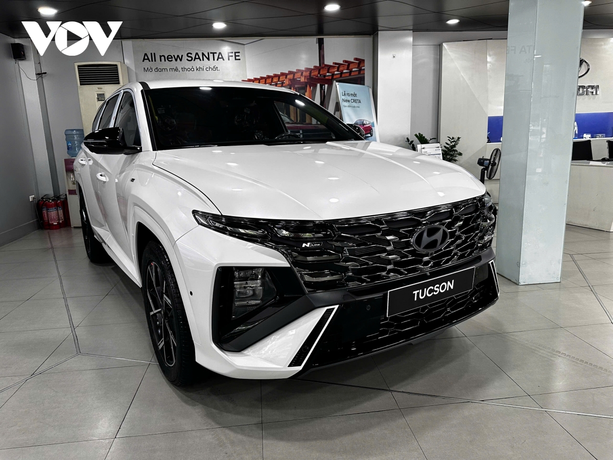 Thị Trường Ô Tô Việt Nam Đối Mặt Khó Khăn Trước Tháng Ngâu: Cuộc Đua Giảm Giá Rầm Rộ