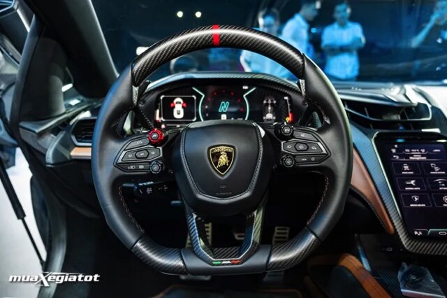 Nhóm YouTuber Việt Nam Tạo Dựng Bản Sao Lamborghini Revuelto Từ Xe Phế Liệu