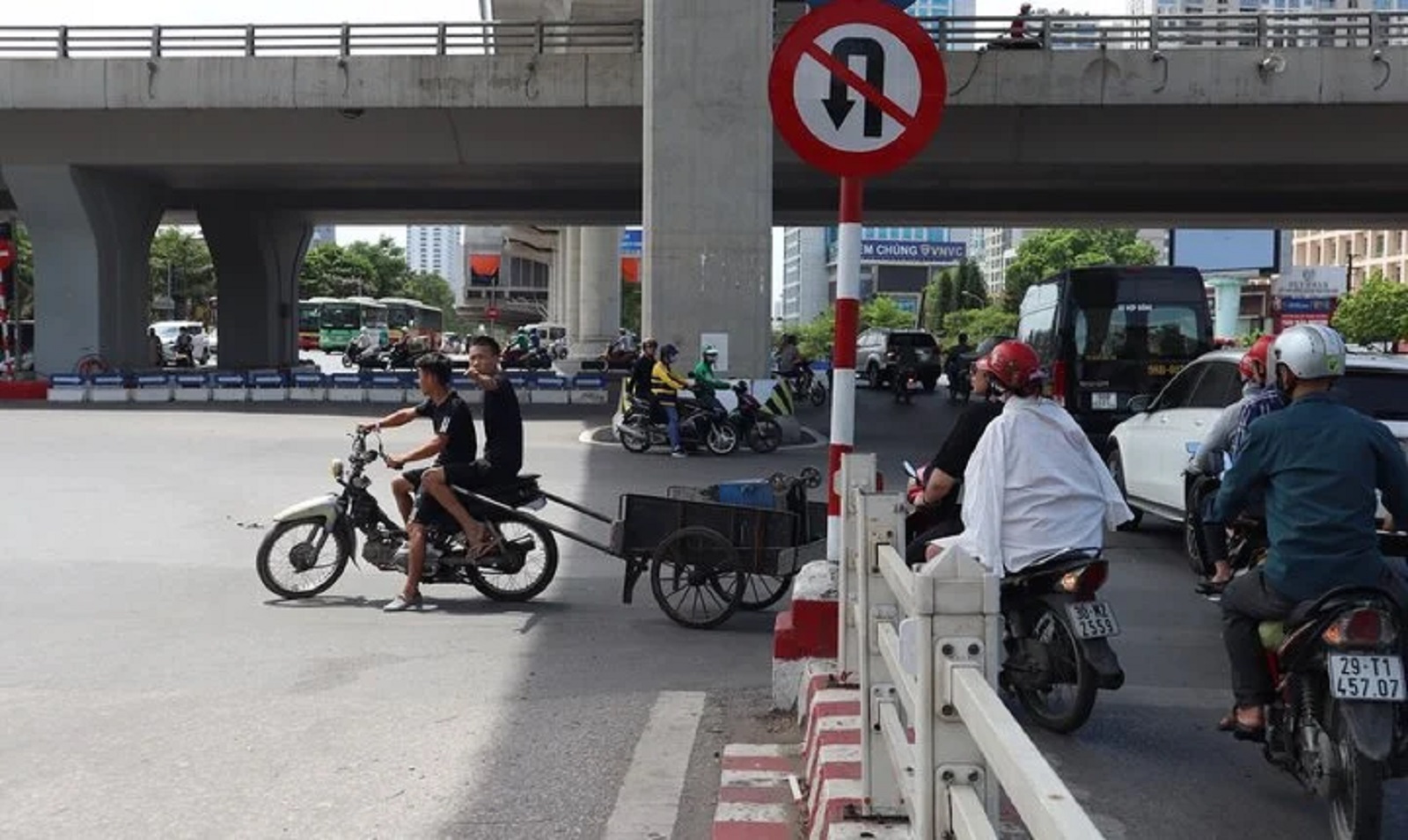 5 Điều Cần Biết Về Quy Định Quay Đầu Xe Theo Luật Giao Thông