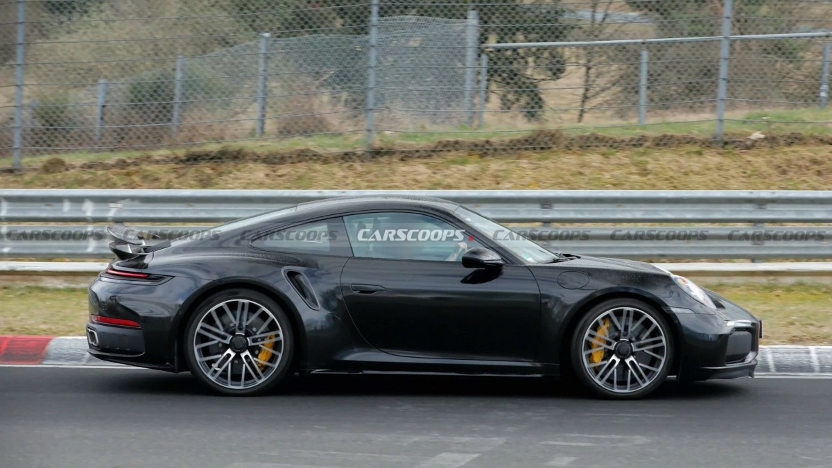 Porsche Ra Mắt Công Nghệ Sạc Không Dây Đột Phá Cho Xe Điện