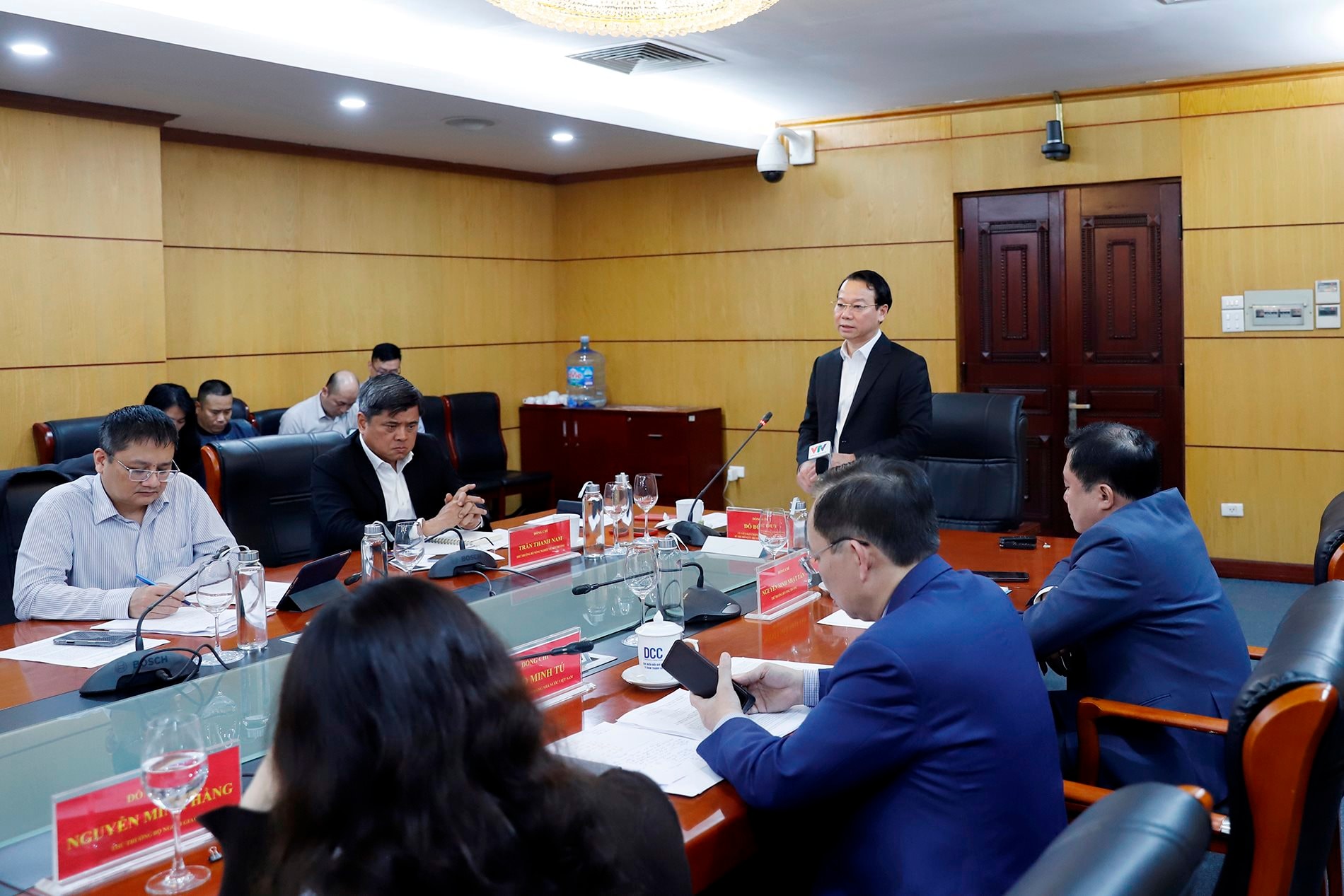 CATL Đầu Tư Quy Mô Lớn Tại Tây Ban Nha: Cuộc Điều Chuyển Lực Lượng Lao Động Trung Quốc và Lo Ngại Công Nghệ