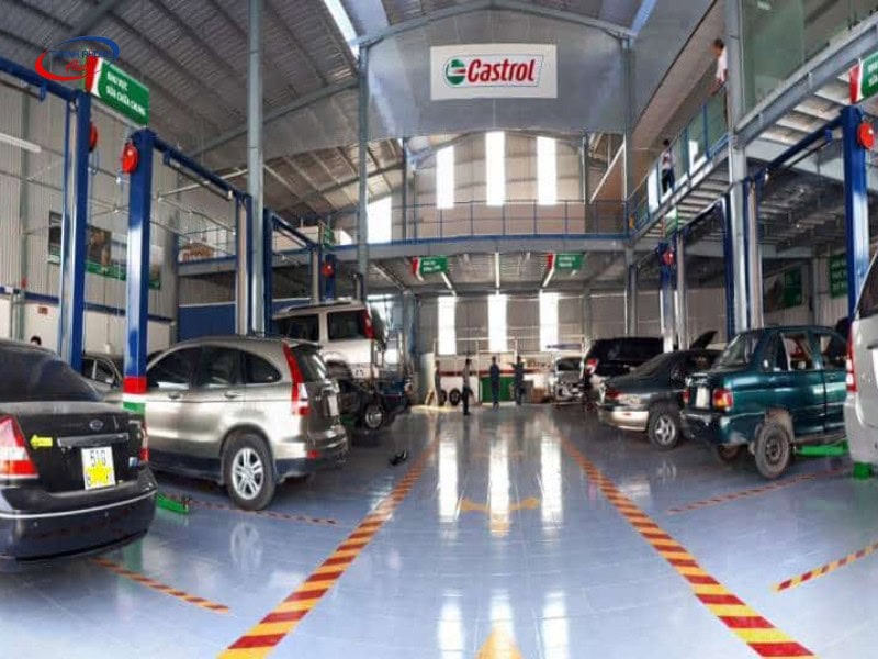 Nên hay không nên bảo dưỡng ô tô tại garage bên ngoài khi còn bảo hành?