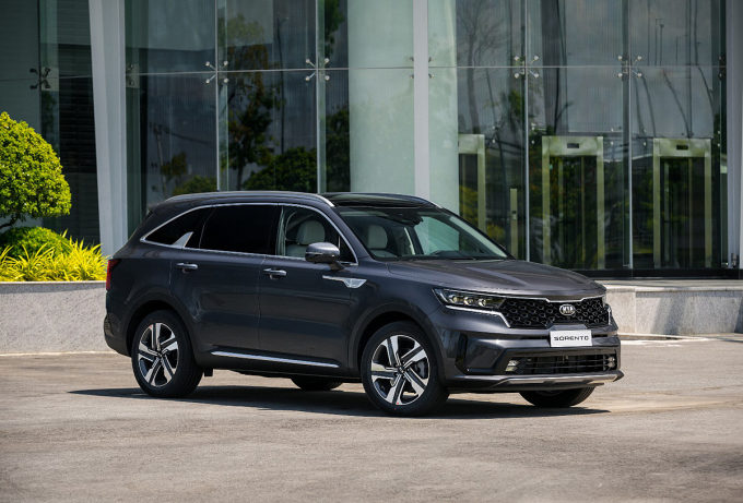 So sánh Kia Sorento và Ford Everest: Cuộc đua công nghệ đáng chú ý