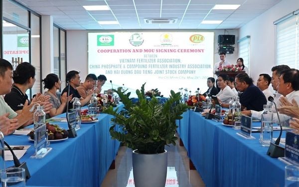Hiệp hội Phân bón Việt Nam và Hiệp hội cùng Đoàn doanh nghiệp phân bón Trung Quốc thăm và làm việc tại Công ty Cổ phần Hải Dương Dầu Tiếng