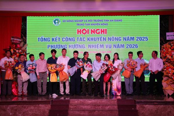 ĐỒNG HÀNH CÙNG KHUYẾN NÔNG – CHUNG TAY VÌ NÔNG NGHIỆP BỀN VỮNG