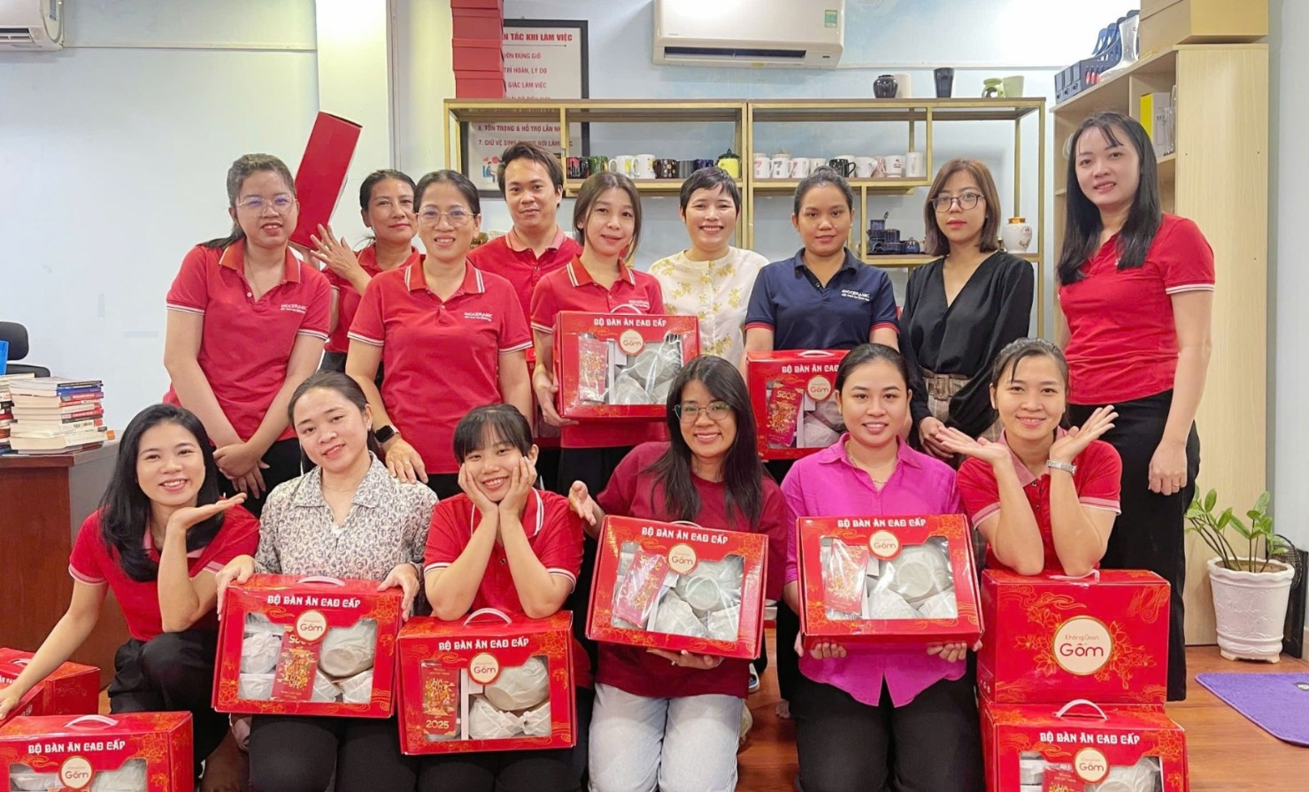 quà tặng 20-10 cho nhân viên nữ