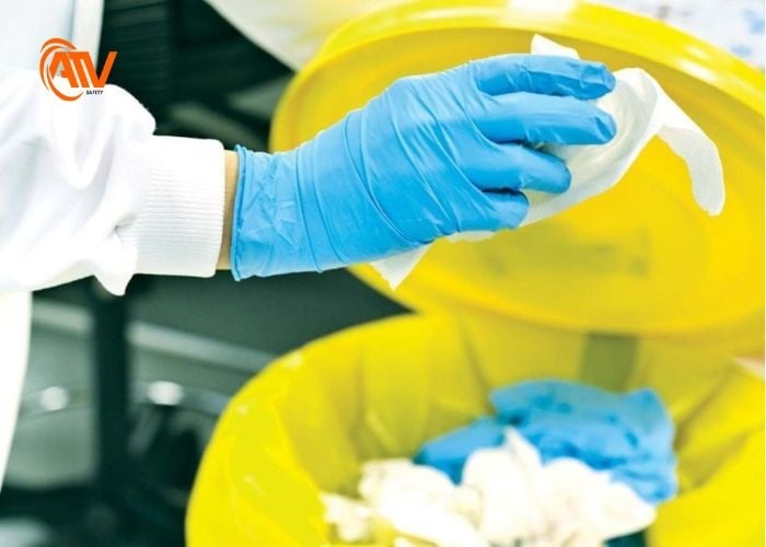 Thu gom và xử lý các chất thải trong phòng thí nghiệm