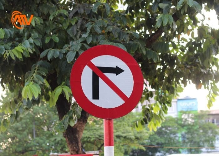 Biển báo cấm được đánh dấu riêng biệt