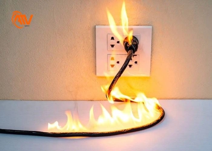 Sự cố chập điện dẫn đến cháy nổ và hỏa hoạn