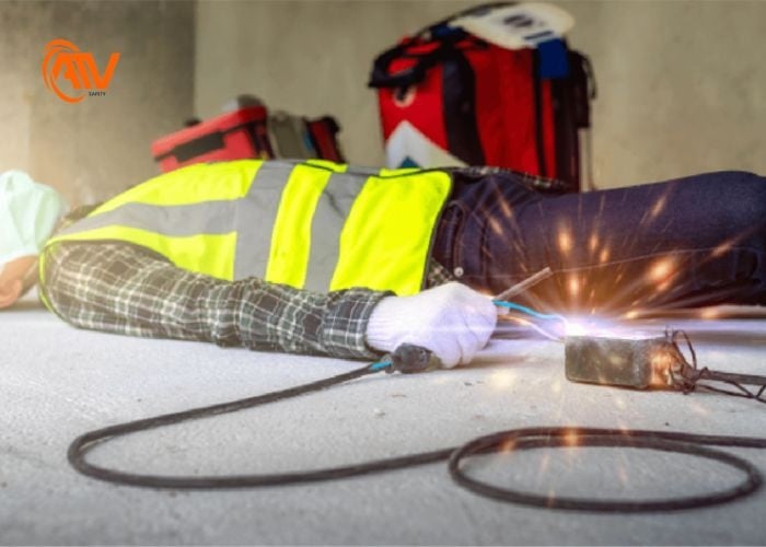 Tai nạn điện do va chạm gây co cứng cơ thể