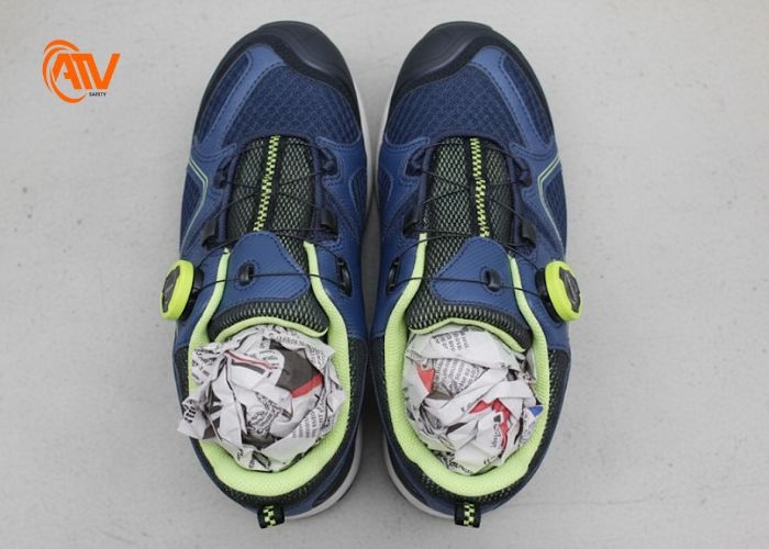 Làm khô giày bằng gạo