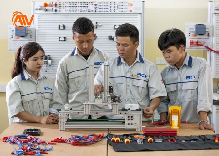 Ngành công nghiệp điện được đào tạo tại nhiều trường