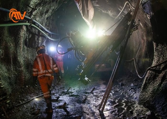 Nguy cơ gây nguy hiểm trong mỏ hầm lò là điện giật