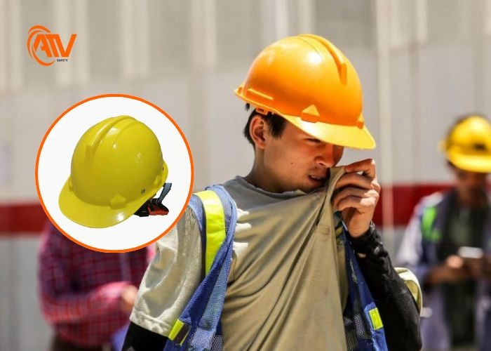 Chống nắng bằng mũ bảo hộ