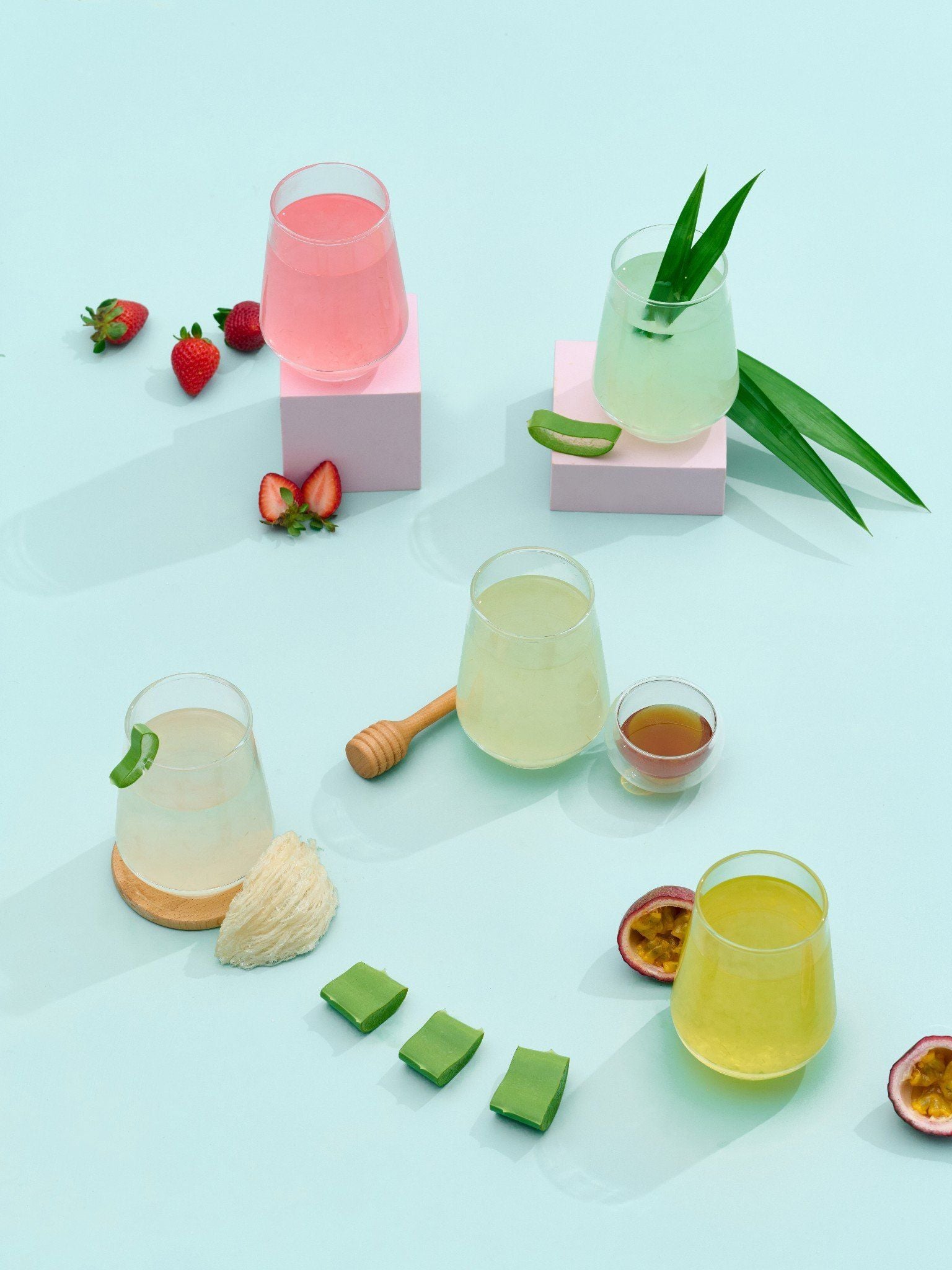 Nha đam và nước dừa là một sự kết hợp mới lạ nhưng lại mang lại cảm giác tươi mát cho người sử dụng.