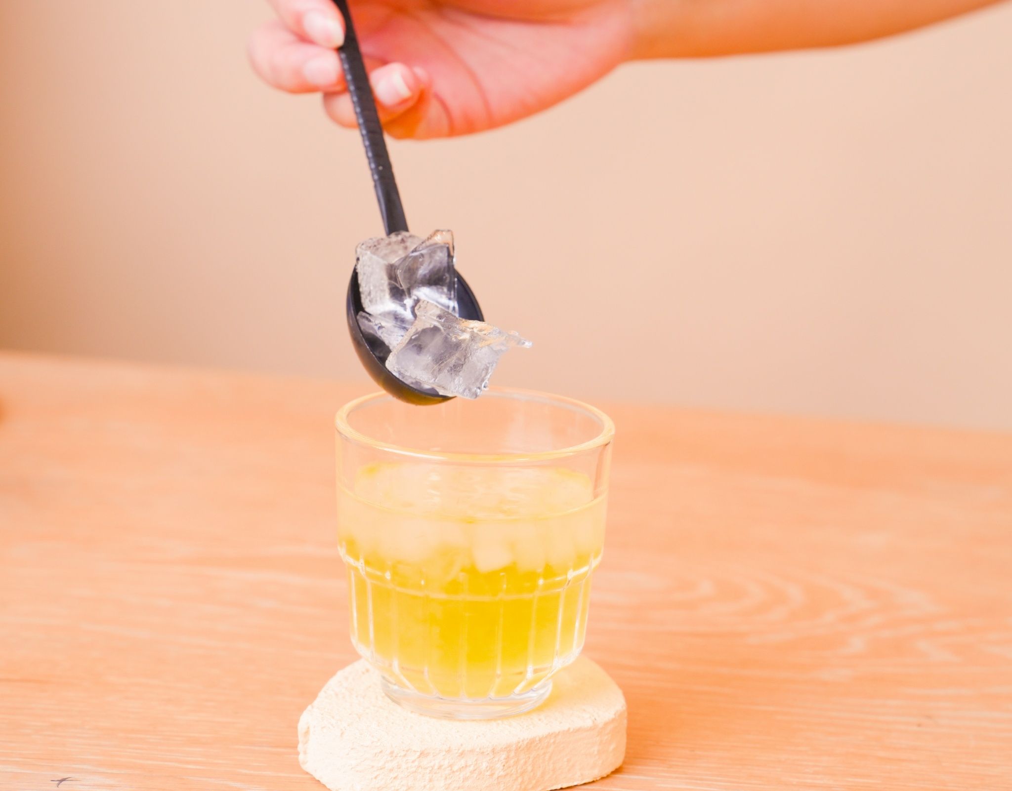 Uống nha đam với mật ong có tốt không là thắc mắc chung của nhiều người.