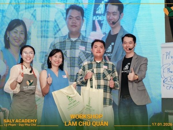 Ra về với hành trang đủ đầy, không chỉ là món quà trên tay