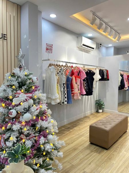 Không gia bên trong cửa hàng NU OU NUE