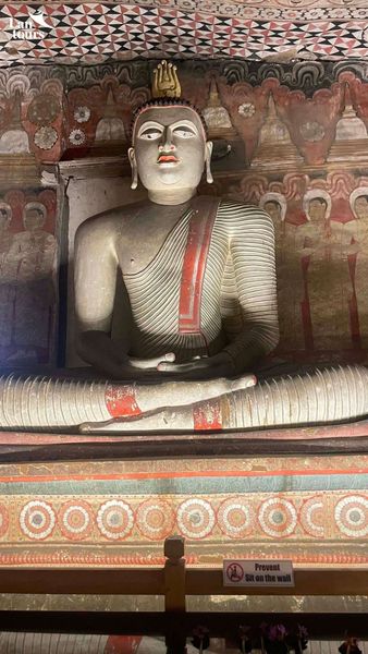 ĐỀN VÀNG DAMBULLA