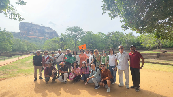Đoàn doanh nghiệp lữ hành & báo chí Việt Nam trong chuyến FAM Trip Sri Lanka 9/2025.