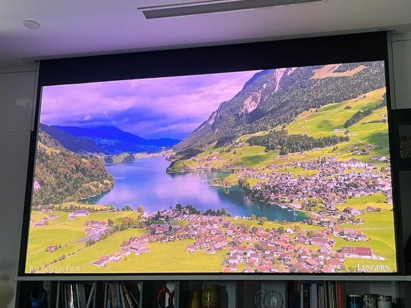 JMGO N1 Ultra Quốc tế có độ sáng cao, độ phân giải chuẩn 4K UHD và màu sắc cực đẹp