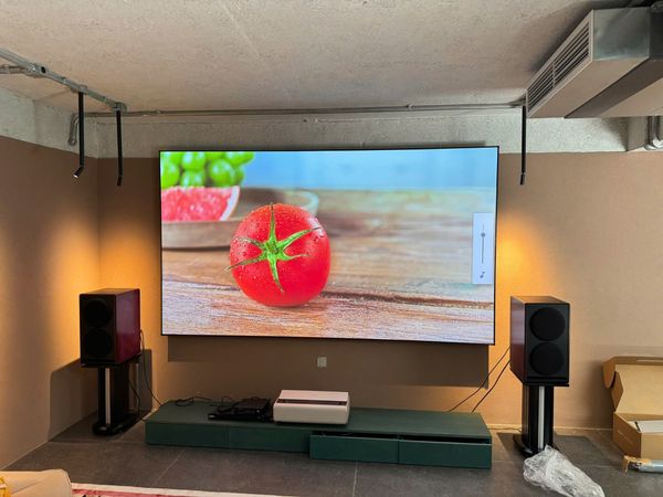 Xgimi Aura 2 là mã máy chiếu siêu gần 4K thông minh cực kỳ đáng đầu tư